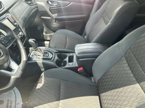 Used 2019 Nissan Rogue SV w/ Premium Package AWD/4WD image 7