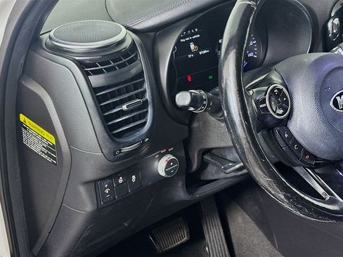 Used 2014 Kia Soul ! w/ Sun & Sound Package image 16