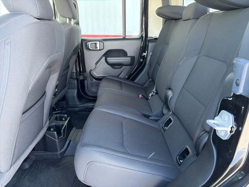 Used 2022 Jeep Gladiator Sport image 36