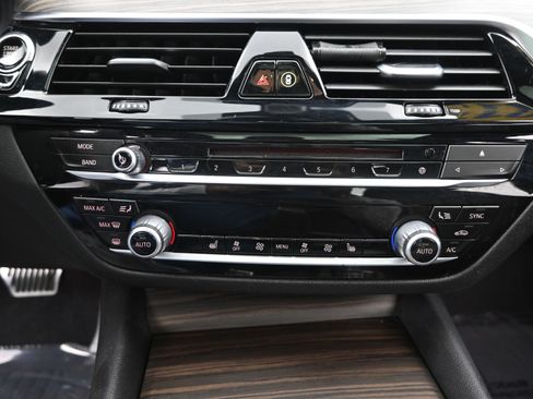 Used 2017 BMW 540i RWD image 32