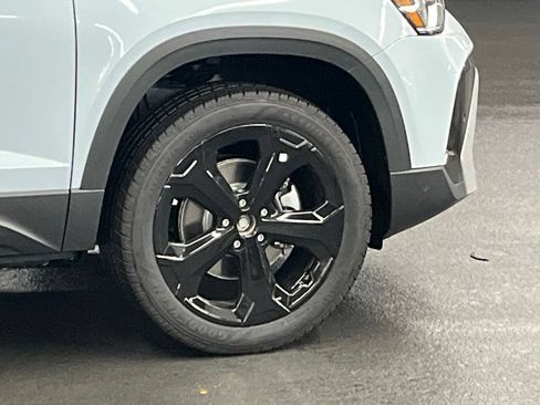 New 2026 Volkswagen Taos SE AWD/4WD image 40