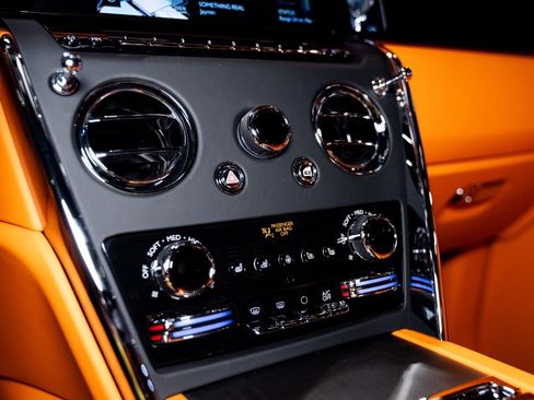 Used 2026 Rolls-Royce Cullinan image 10