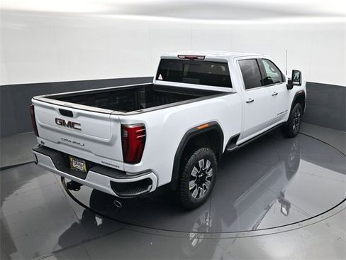 New 2026 GMC Sierra 3500 Denali w/ Denali Reserve Package image 17