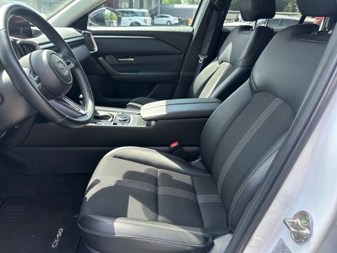Used 2025 MAZDA CX-50 AWD 2.5 S w/ Preferred Package image 9