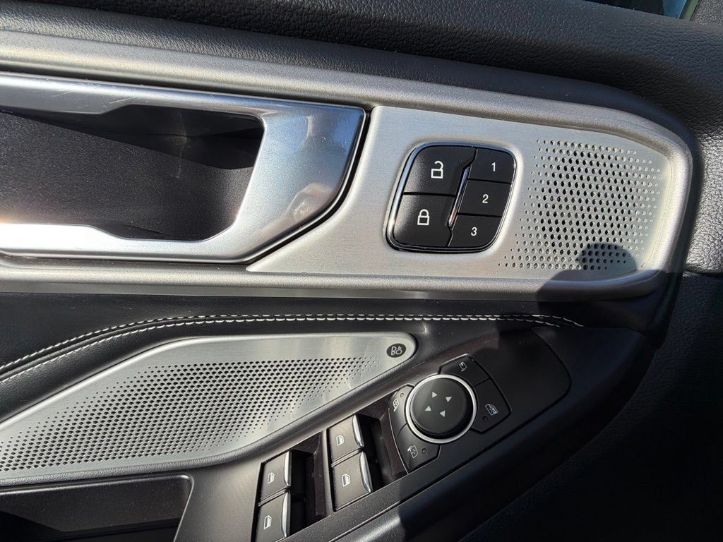 Used 2020 Ford Explorer ST w/ Premium Technology Package AWD/4WD image 16