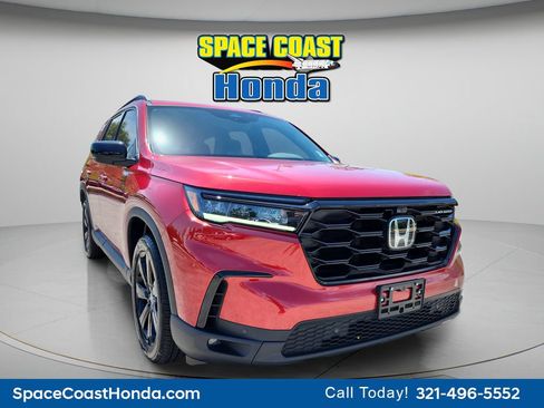Certified 2025 Honda Pilot Black Edition image 13