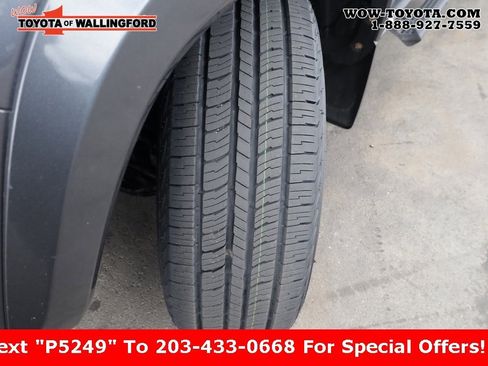 Certified 2017 Toyota Tacoma TRD Sport image 4