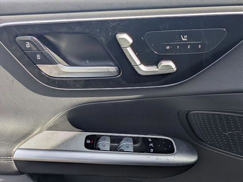 Used 2023 Mercedes-Benz GLC 300 4MATIC image 11