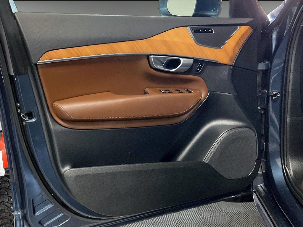 Used 2024 Volvo XC90 B6 Plus w/ Protection Package AWD/4WD image 9