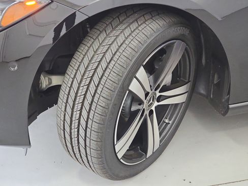 Used 2025 Mercedes-Benz C 300 Sedan image 32