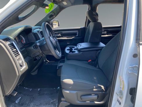 Used 2024 RAM 1500 Warlock RWD image 9