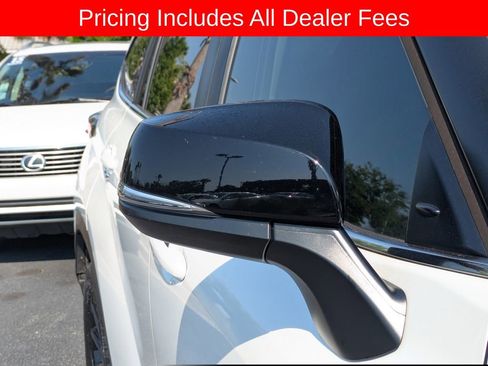 Used 2023 Toyota Highlander XLE FWD image 12