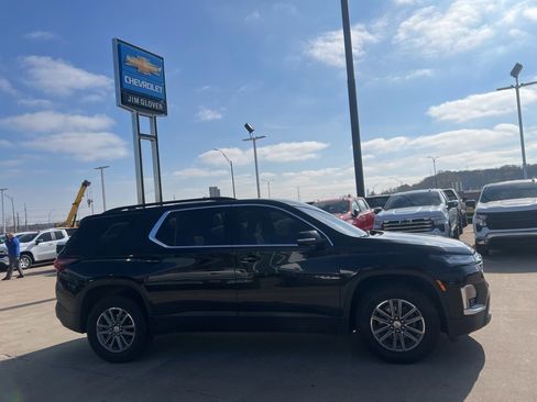 Used 2023 Chevrolet Traverse LT image 10