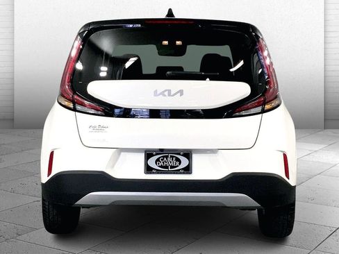 Used 2025 Kia Soul LX image 3