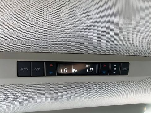 Certified 2023 Toyota Sienna Limited AWD/4WD image 17