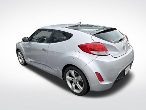 Used 2015 Hyundai Veloster FWD image 4