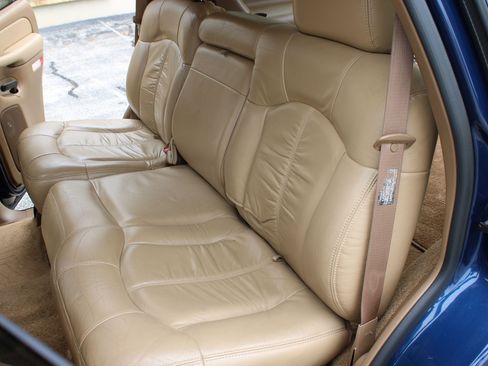 Used 2000 Chevrolet Tahoe LS w/ LS Preferred Equipment Group AWD/4WD image 14