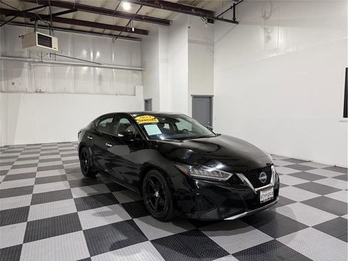 Used 2023 Nissan Maxima SV w/ Floor Mat Group image 2