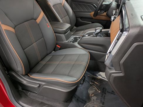 Used 2024 GMC Canyon AT4 image 28