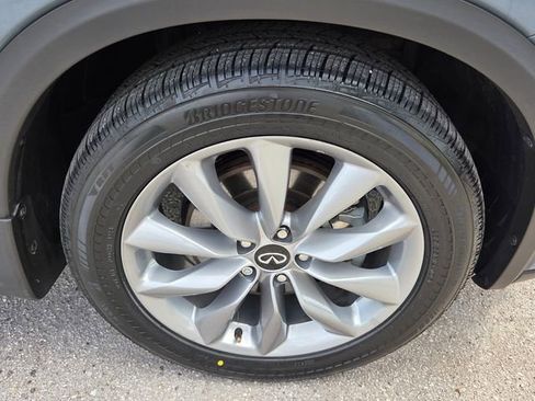 Used 2022 INFINITI QX50 Essential AWD/4WD image 10