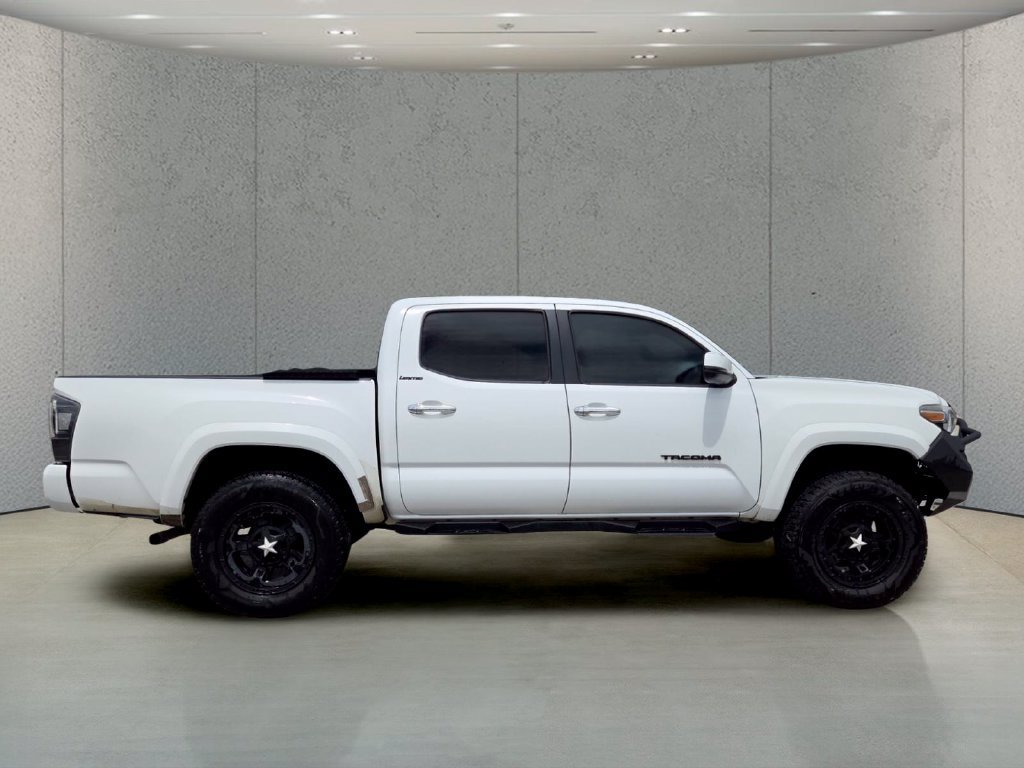 Used 2016 Toyota Tacoma Limited w/ Towing Package AWD/4WD image 3