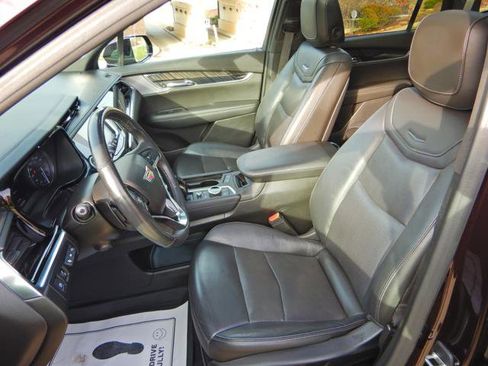 Used 2020 Cadillac XT6 Premium Luxury image 9