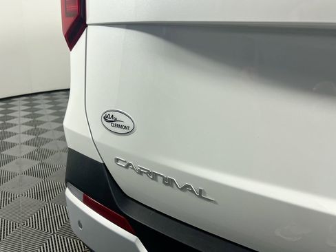 New 2026 Kia Carnival EX image 5