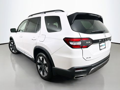 New 2026 Honda Pilot Touring image 5