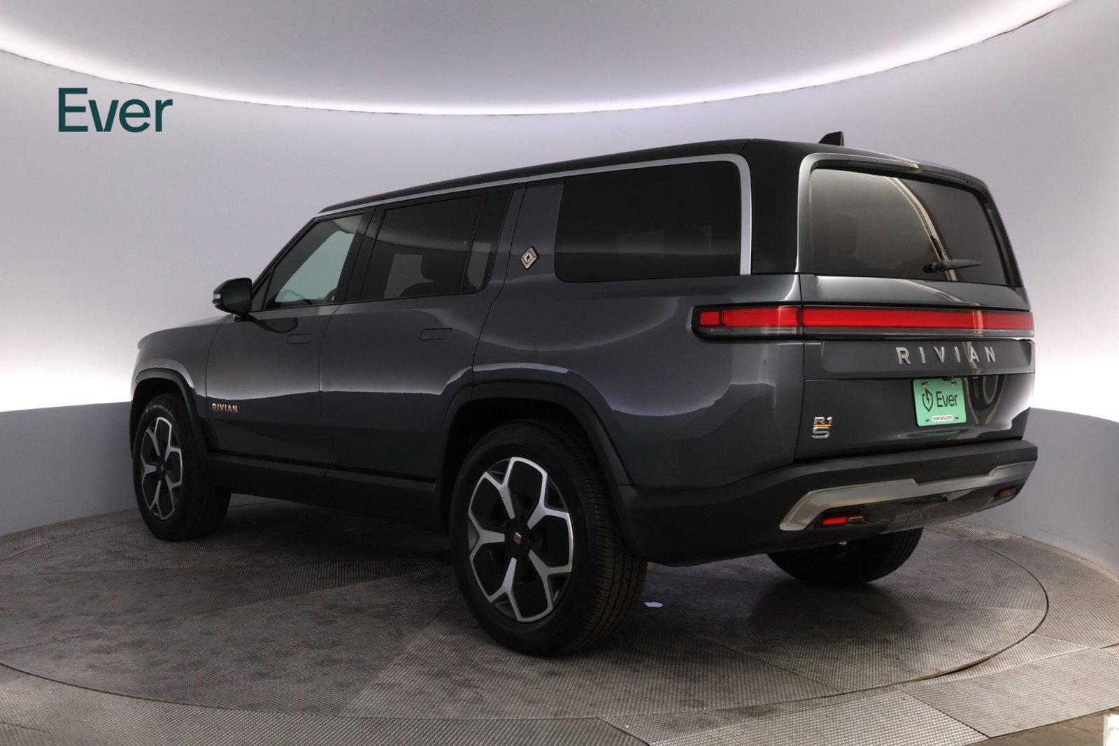 Used 2024 Rivian R1S Adventure Quad AWD/4WD image 17