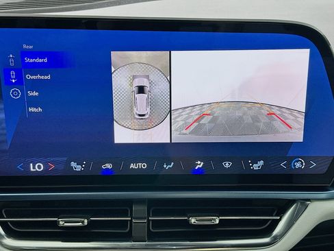 Used 2025 Chevrolet Equinox EV LT FWD image 23