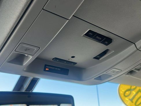 Used 2018 Chevrolet Silverado 1500 LTZ Z71 image 17