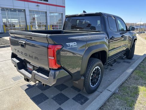 New 2026 Toyota Tacoma TRD Off-Road w/ TRD Off Road Upgrade Package AWD/4WD image 6