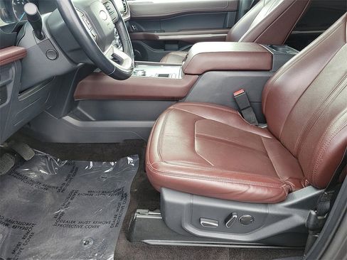 Used 2022 Ford Expedition Max Limited image 18
