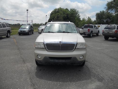 Used 2005 Lincoln Aviator AWD image 3