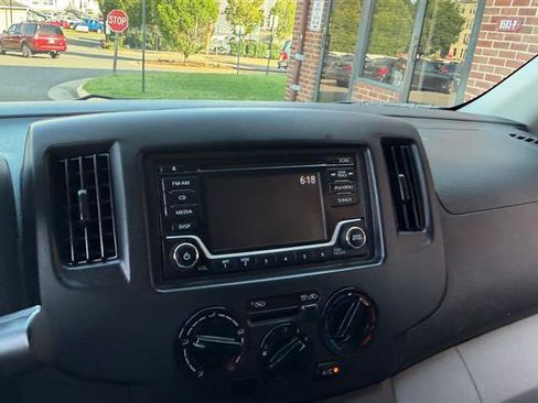 Used 2019 Nissan NV200 S FWD image 22
