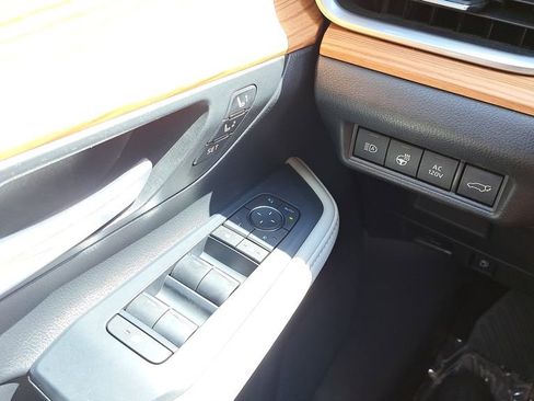 Used 2025 Toyota Grand Highlander AWD Hybrid image 10