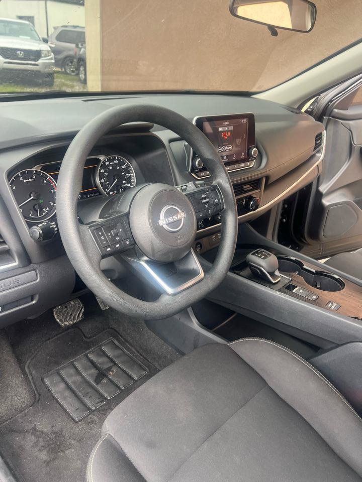 Used 2024 Nissan Rogue S FWD image 15