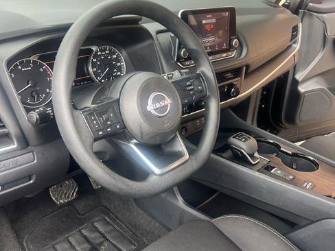 Used 2024 Nissan Rogue S FWD image 15