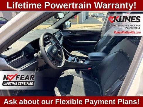 Used 2024 Jeep Grand Cherokee Altitude AWD/4WD image 19