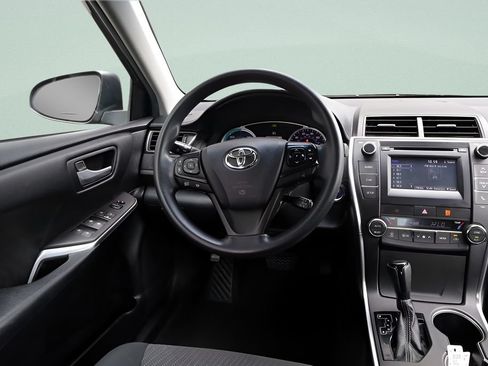 Used 2015 Toyota Camry LE FWD image 29