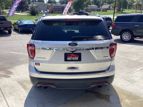 Used 2018 Ford Explorer Limited AWD/4WD image 4