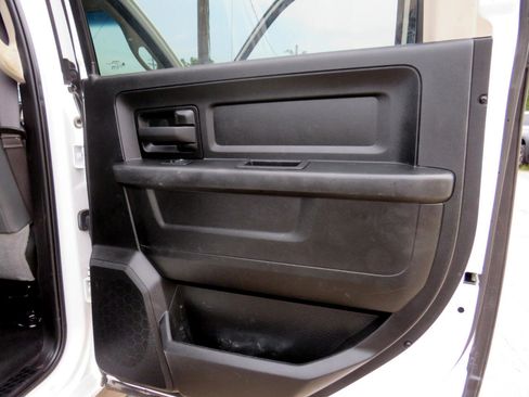 Used 2018 RAM 3500 Tradesman w/ Chrome Appearance Group image 19