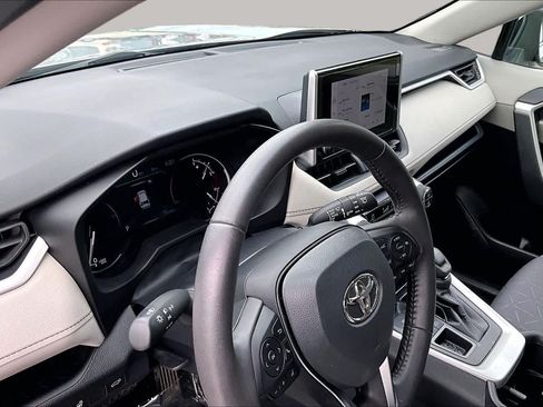 Used 2024 Toyota RAV4 XLE w/ Convenience Package AWD/4WD image 18