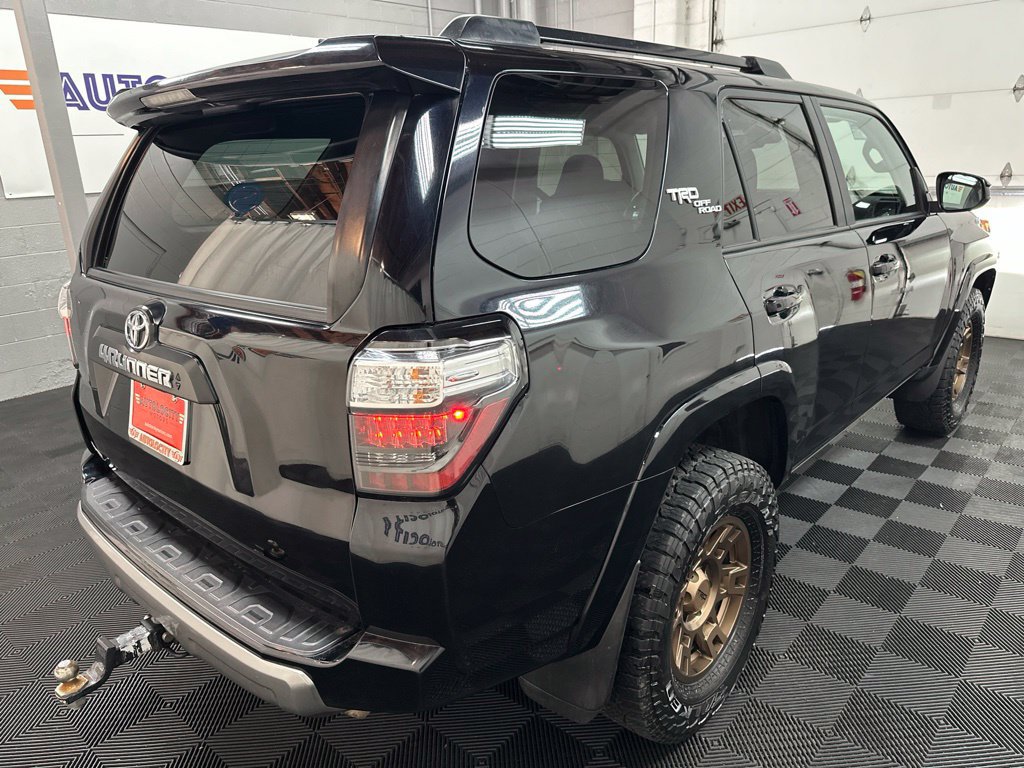 Used 2022 Toyota 4Runner TRD Off-Road AWD/4WD image 9