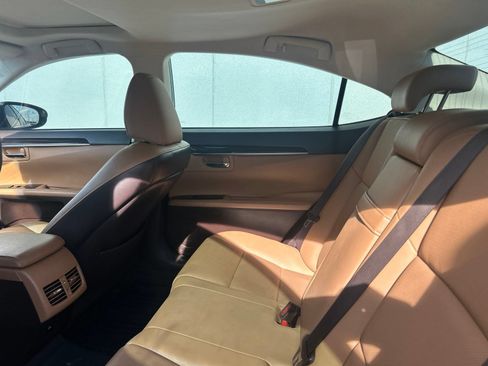Used 2017 Lexus ES 350 w/ Premium Package FWD image 16