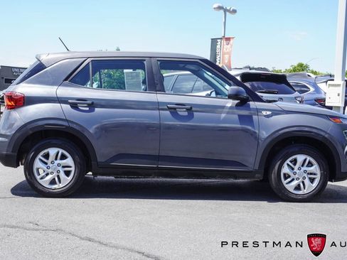 Used 2024 Hyundai Venue SE FWD image 14