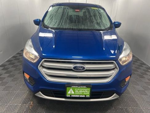 Used 2019 Ford Escape SE image 2