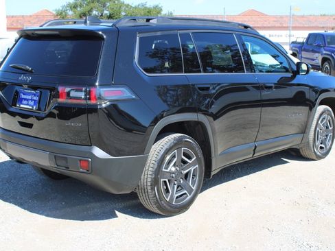 New 2026 Jeep Cherokee Laredo AWD/4WD image 4