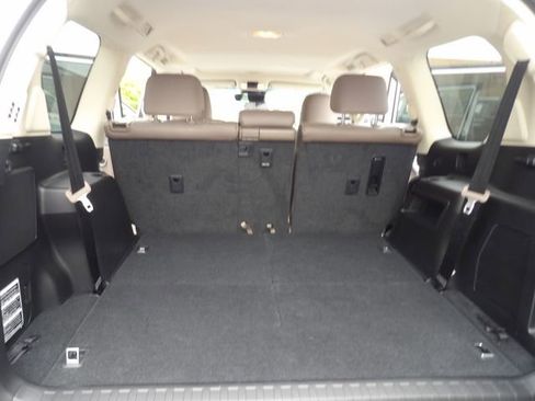 Used 2023 Lexus GX 460 Luxury w/ Accessory Package AWD/4WD image 30