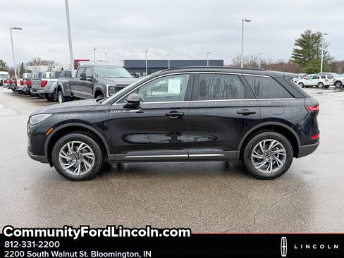 New 2026 Lincoln Corsair Premiere image 4